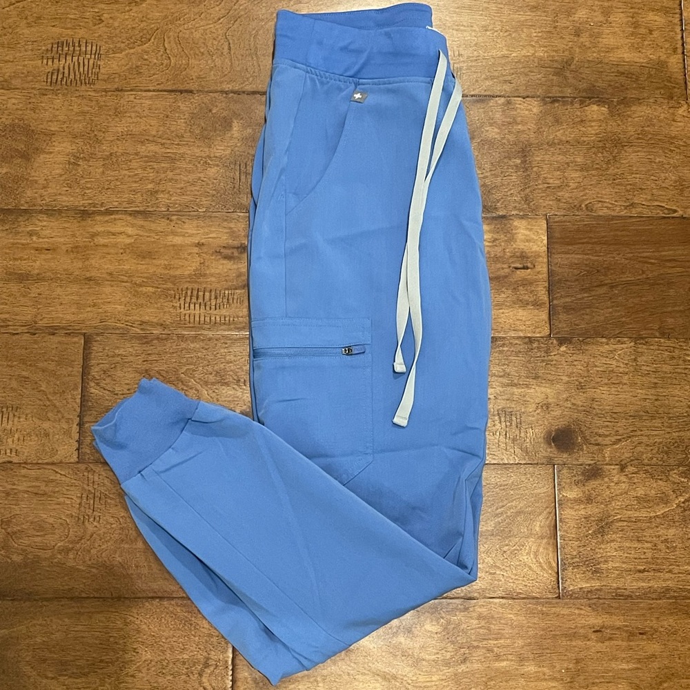 Women’s fig scrubs